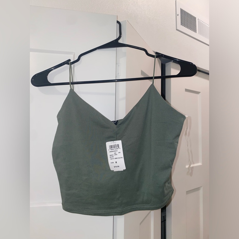 NWT Windsor medium crop